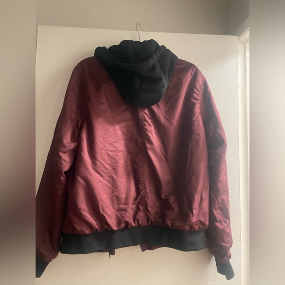 Men’s Jacket - Picture 5 of 5